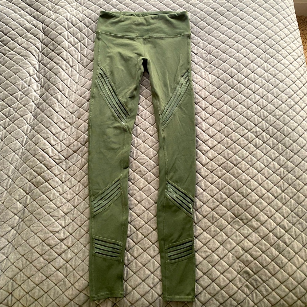 XS ALO yoga pants